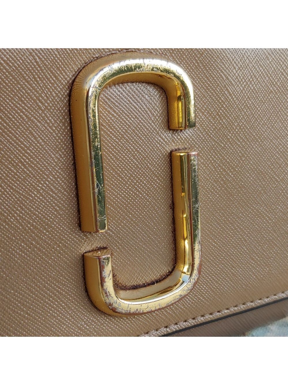 Marc Jacobs Tan and Brown Saffiano Leather Fold Clutch Wallet - Picture 5 of 17